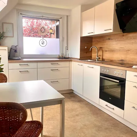 Moderne Mit Balkon&wlan - Zentral Apartment *